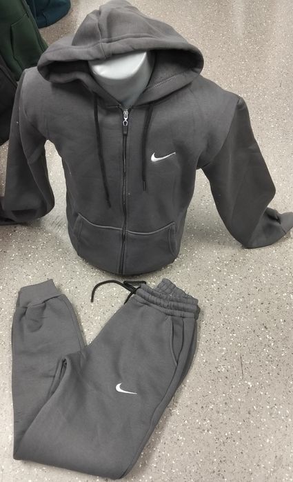 Trening Nike  .. roșu și gri