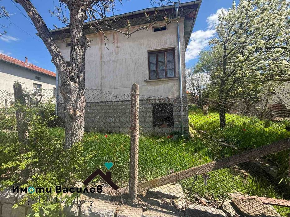 Продава КЪЩА област София, гр. Годеч