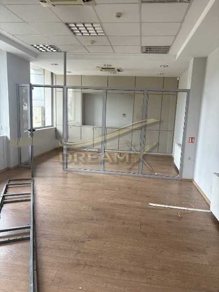 Дава се под наем офис в Кършияка! 71808537