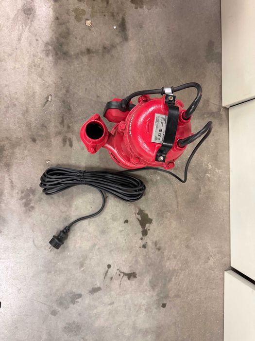 070161	Помпа водна за мръсна вода  750W 2" 200L/min 9m RD-CAWP54