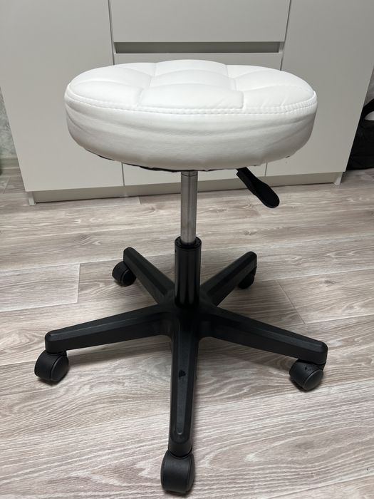 Продам стул для мастера