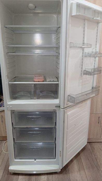 Продам холодильник