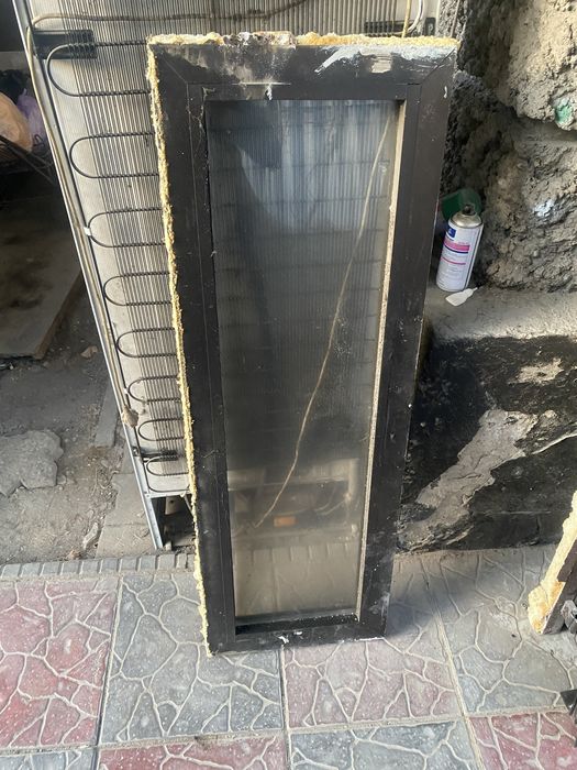 Продам двухвстворчитую алюминивую дверь