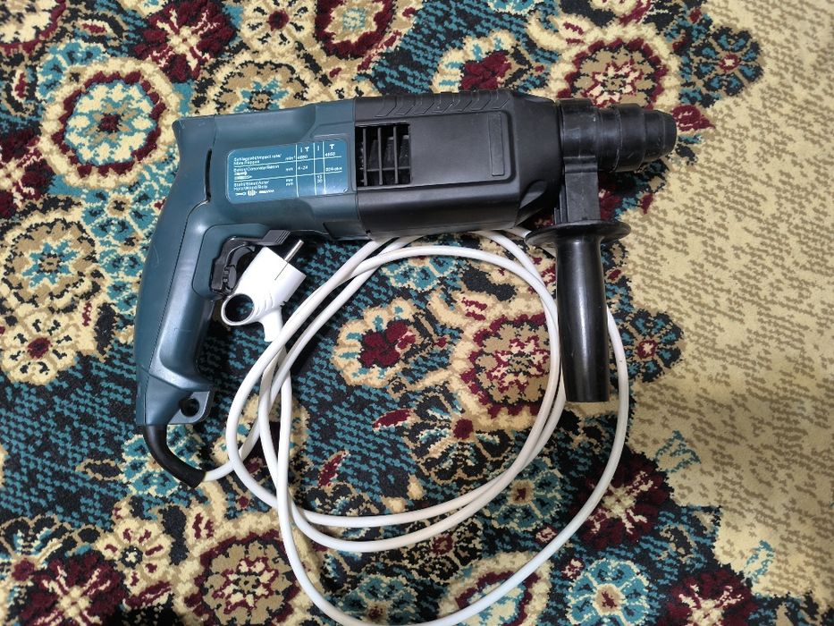 Продаётся перфоратор Bosch