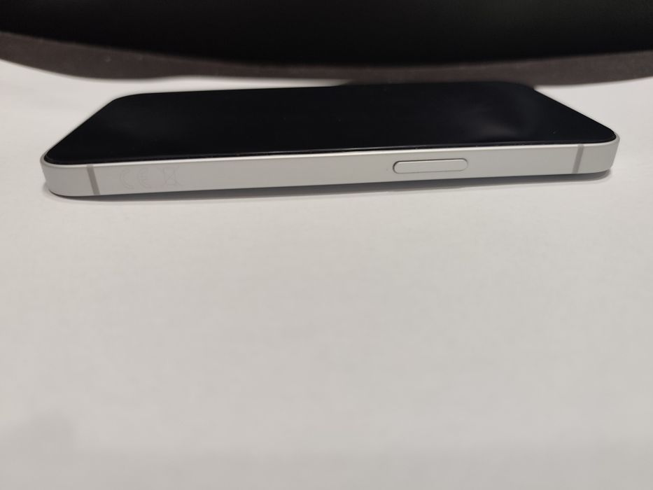 iPhone 16e White 128GB Că NOU Liber de rețea Stare IMPECABILA