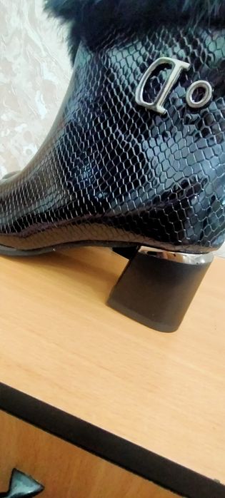 Новые,красивые  полусапожки