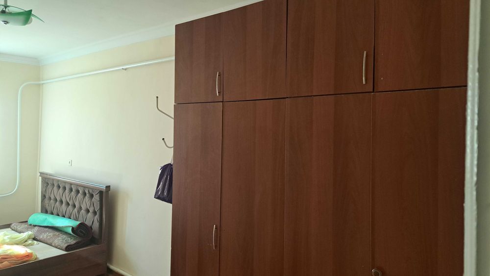 Урганч шахрида 4-этажда жойлашган 2 хонали квартира сотилади