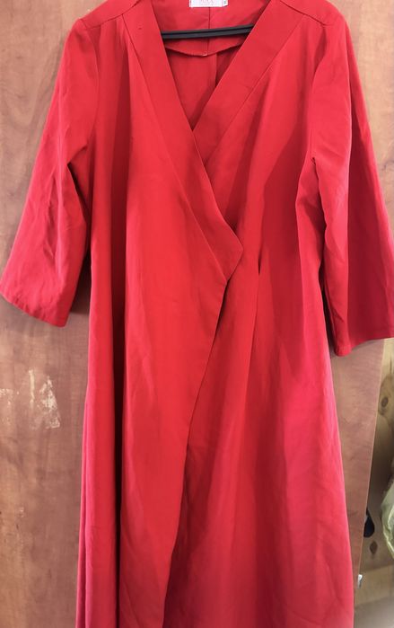 Продам платье по 2500