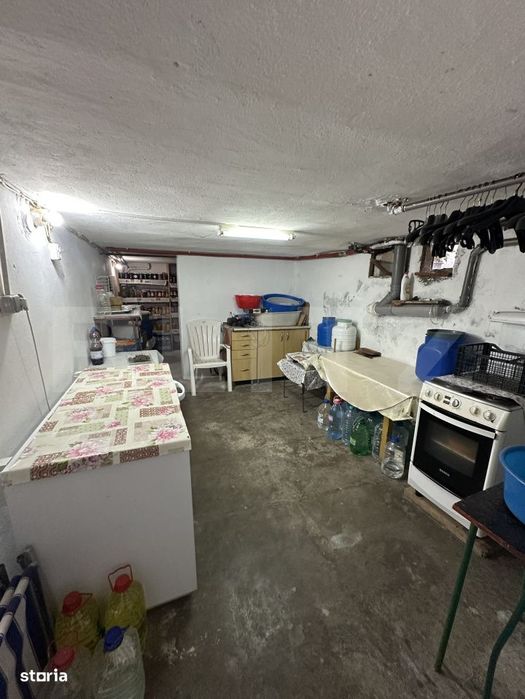 Casa P+2, 240 mp, 300 mp teren, zona Titulescu