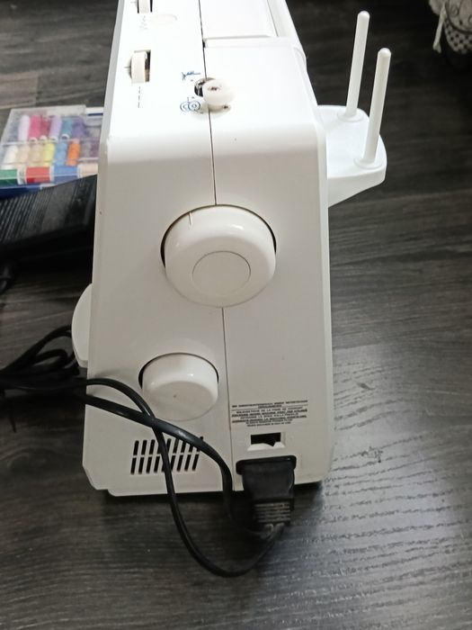 Mașina de cusut Silver Crest SNM 33A1-Ca noua(Sub 5h) cu manual și trusa accesorii.