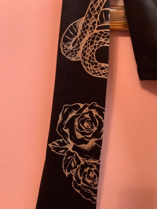 Черна блуза с елементи