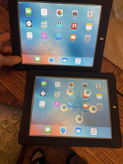 Ipad 2gr  3 броя със кейсове към тях.