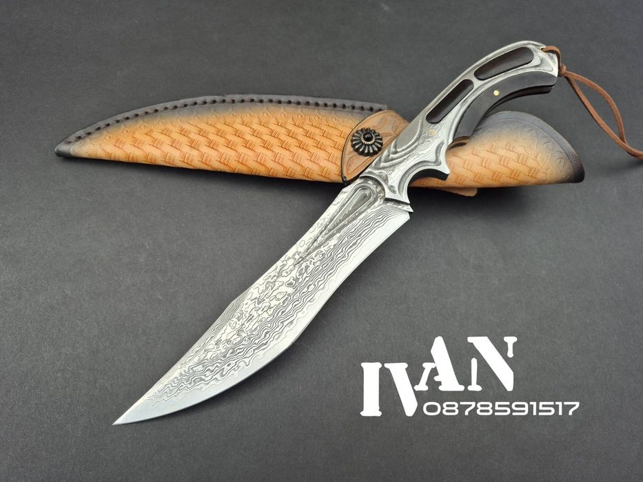 Ловен нож от дамаска стомана (96 слоя) сърцевина  VG10 с кожена кания