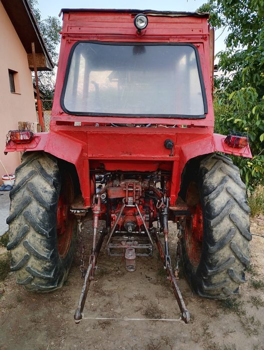 Vând tractor u445