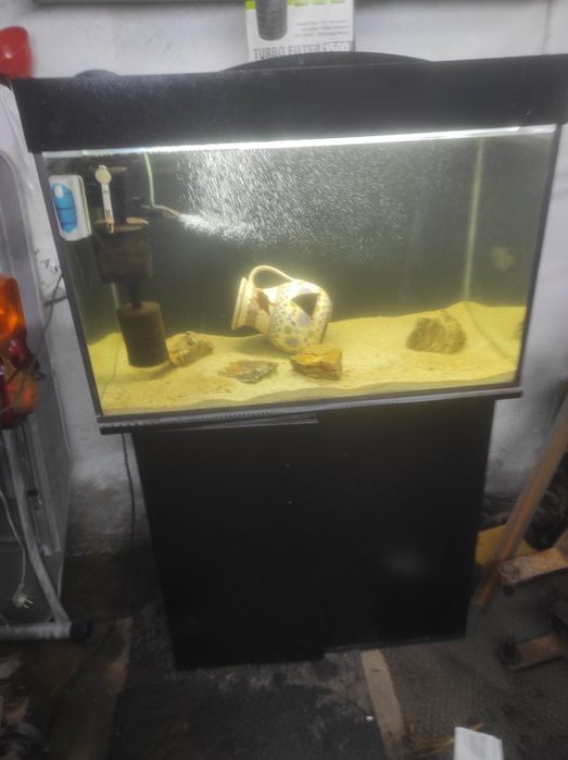 Срочно. Продам аквариум