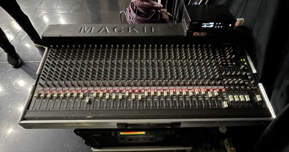 Продается пульт Mackie SR32 4-VLZPRO 32.