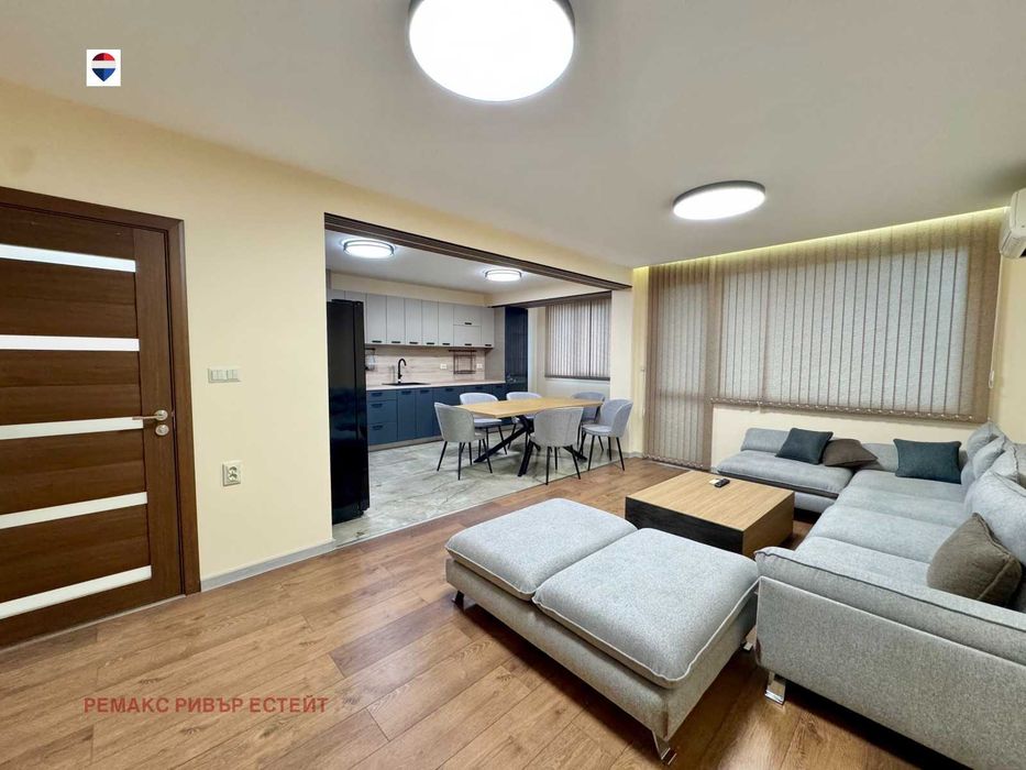 Дава се под наем Тристаен апартамент в Русе, Широк център - 110 кв.м за 790 € - Снимка #3