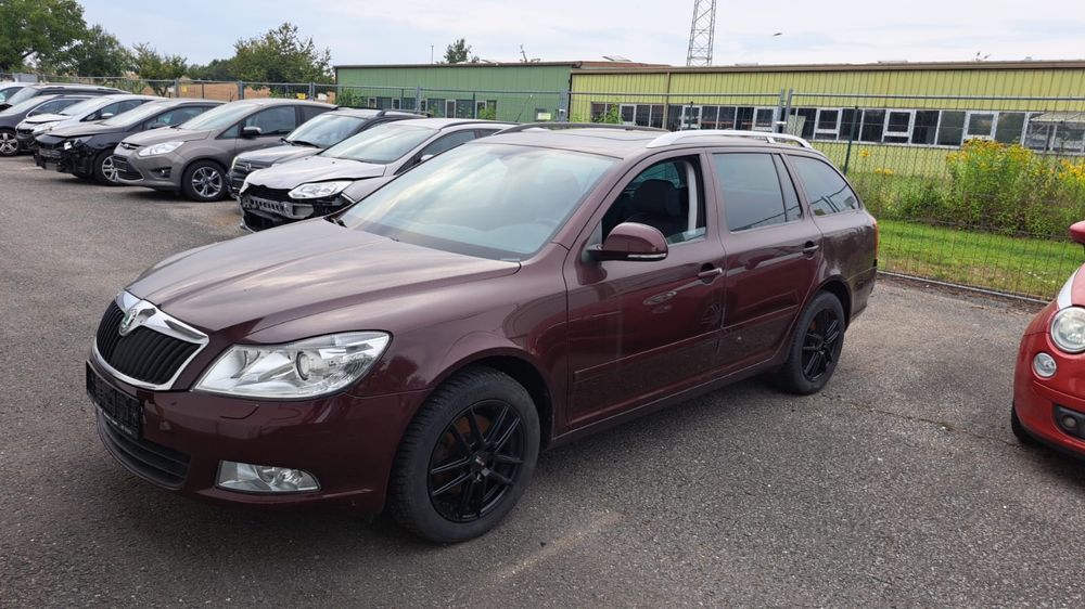 Interior piele material  negru Skoda Octavia break Europa