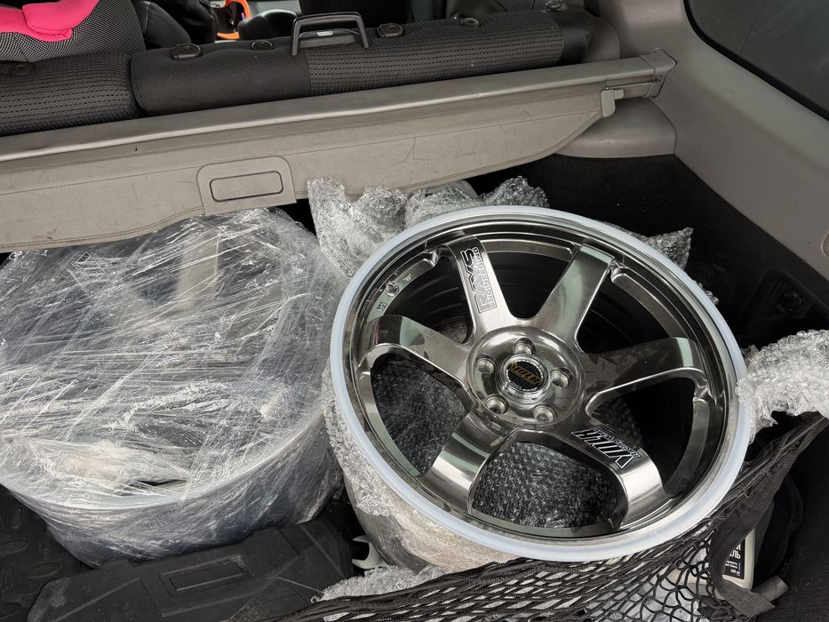 Продам 2 диска!!