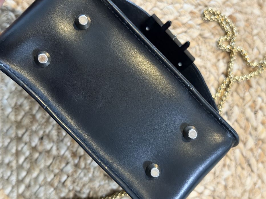 Мадамска чанта Furla