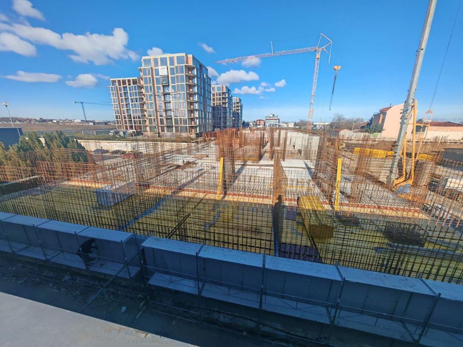 Продава се Двустаен апартамент в Бургас, Изгрев - 60 кв.м за 764 €/кв.м - Снимка #2