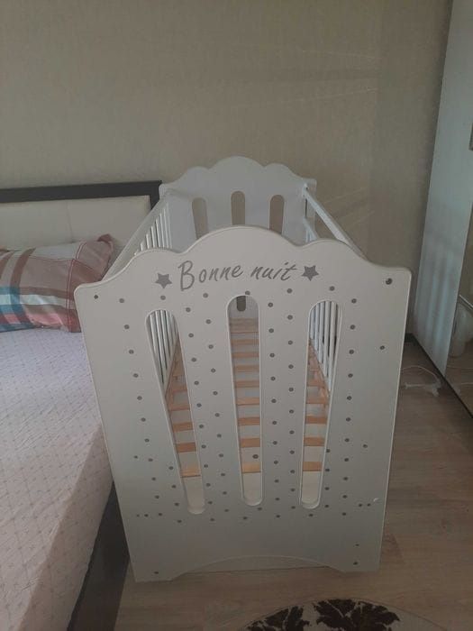 Детская кроватка