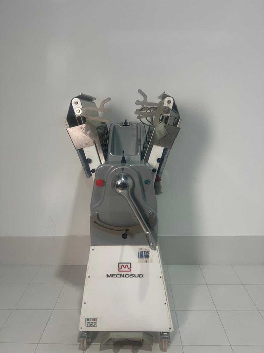 MecnoSud ST500-70  - Masina de turat aluat 920 x 2700 x 1380h mm