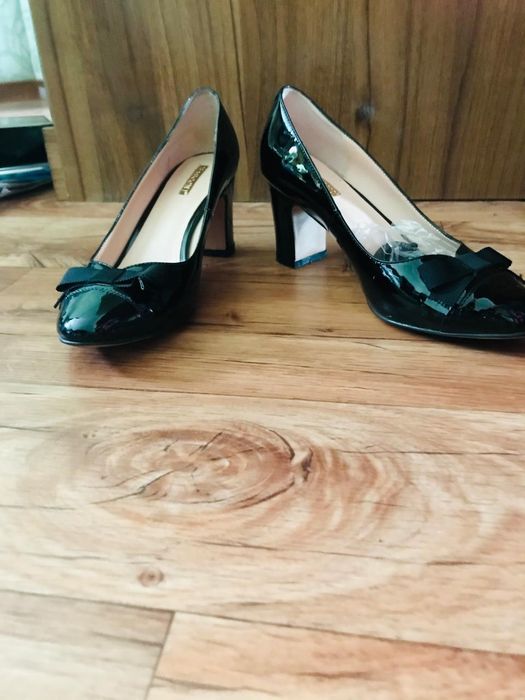 Продам туфли  женские
