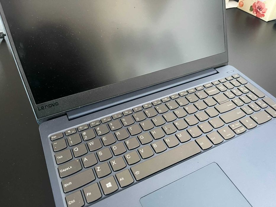 Laptop Lenovo Ryzen7 330S-15ARR