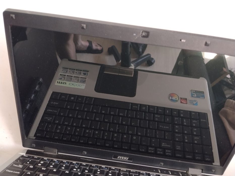 Laptop MSI CR600