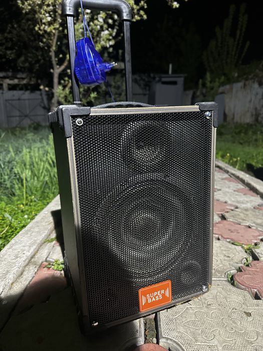 Колонка (bluetooth)