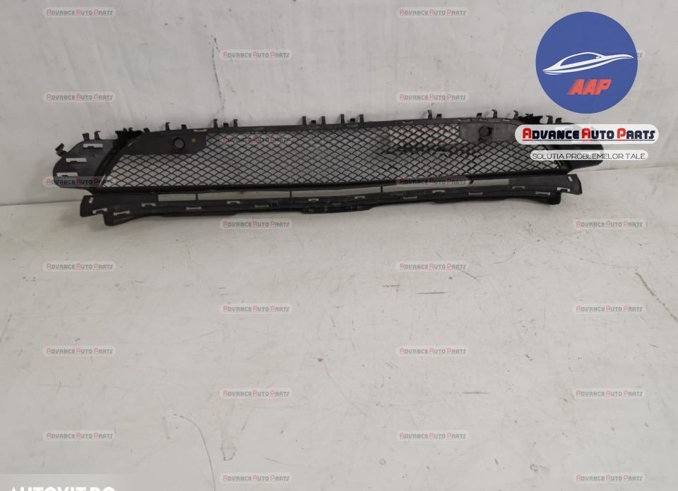 Оригинална централна решетка предна броня Мерцедес-Бенц ГЛА-Клас / Mer