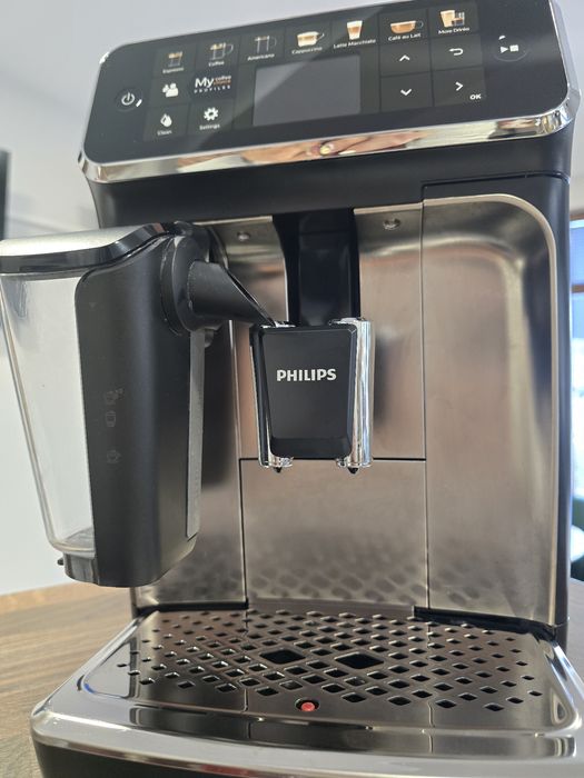 Philips 5400 LatteGo НОВА кафемашина