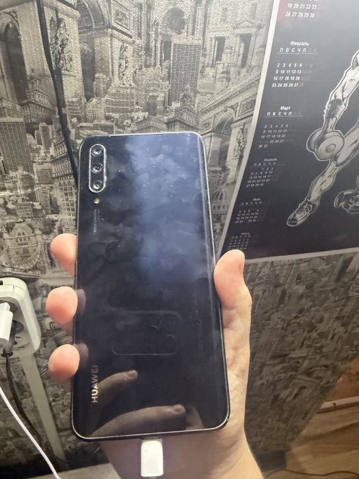 Продам телефон HUAWEI