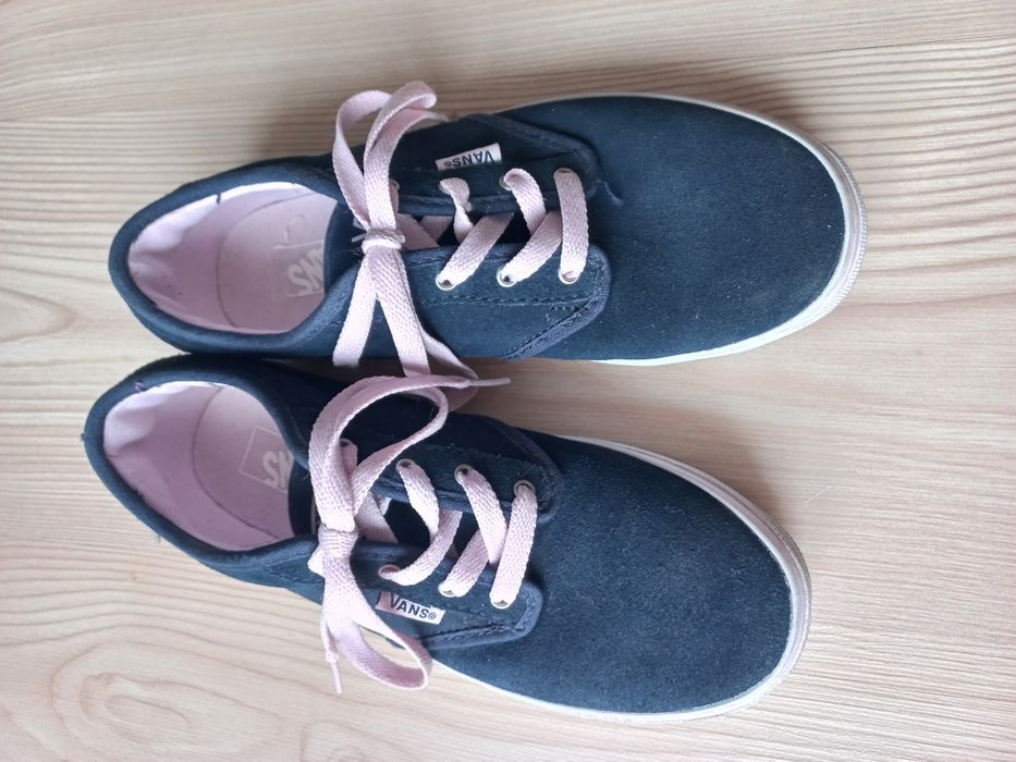 Pantofi sport Vans piele intoarsa 35