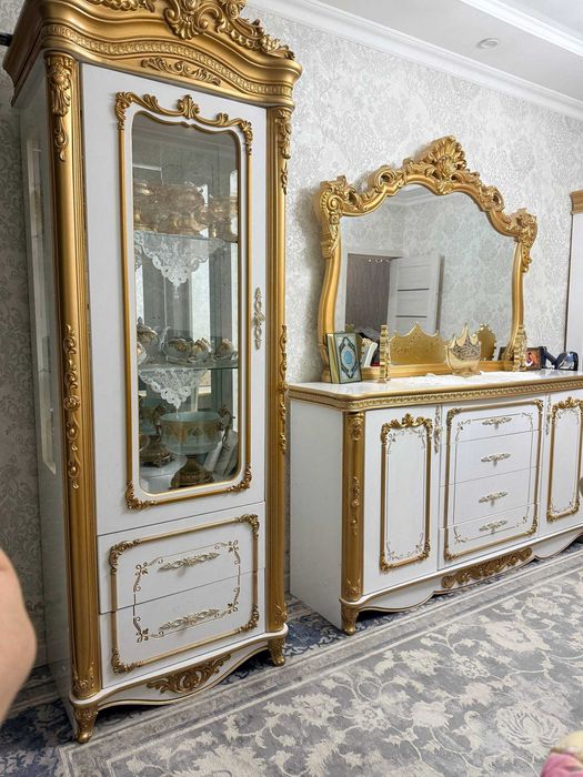 Комод и пенал сотилади,продается