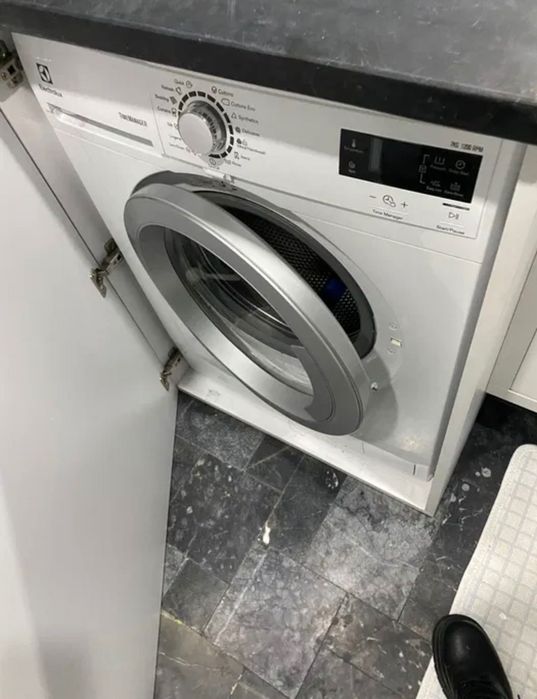 Vând apartament 2 cam Bloc URB  Bârlad Et 3 merita vazut