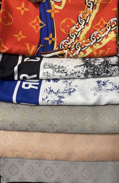 Дамски шалове Louis Vuitton, Dior