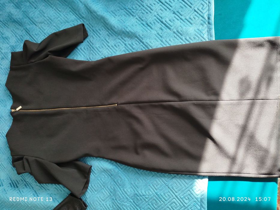 Продам пальто шерсть, платья