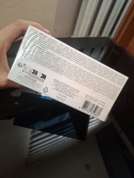 Продам набор кремов Lancôme — дневной и ночной 

Оригинальная кос