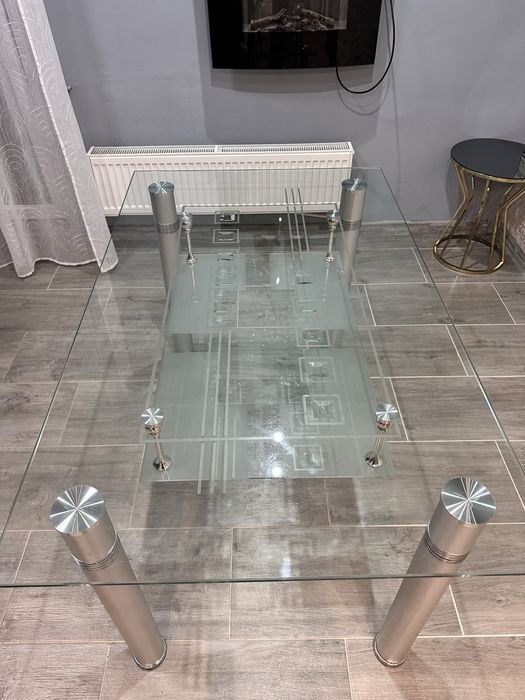 Masa de bucatarie din sticlă