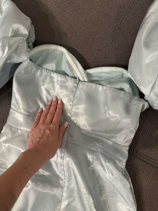 Синя рокля с ръкави