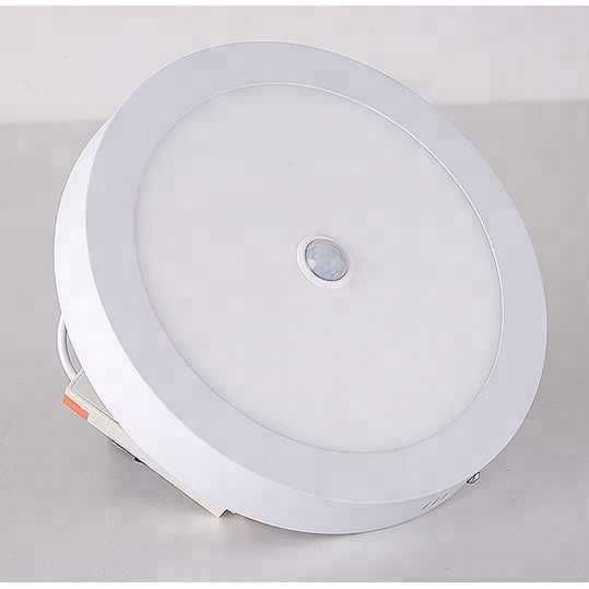 Светодиодный холодный светильник с датчиком движения