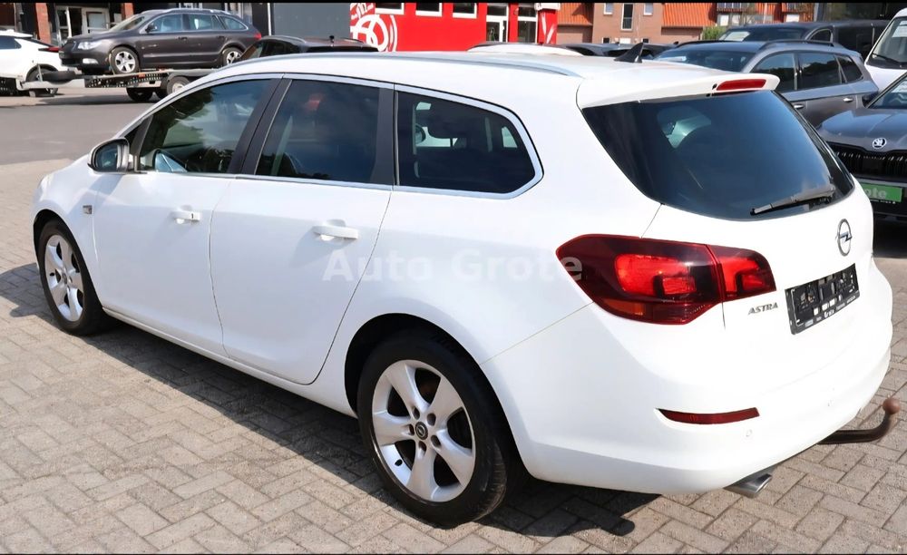 Piese Opel Astra j, in stare impecabila