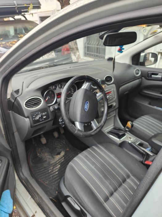 Vând Ford focus 2