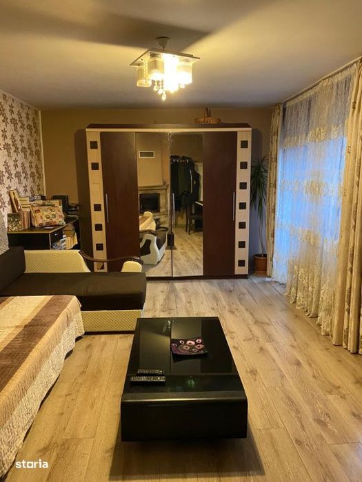 Casa de vanzare, 134 mp, teren 1300 mp, zona Vest