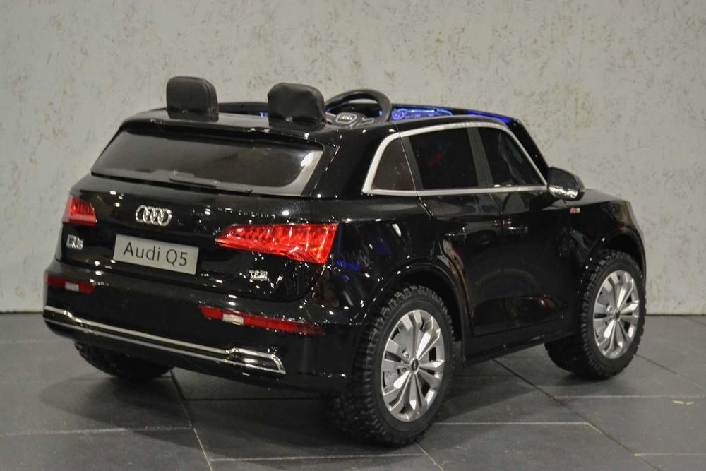 Акумулаторен Двуместна джип Audi Q5 4X4 24V батерия,MP4