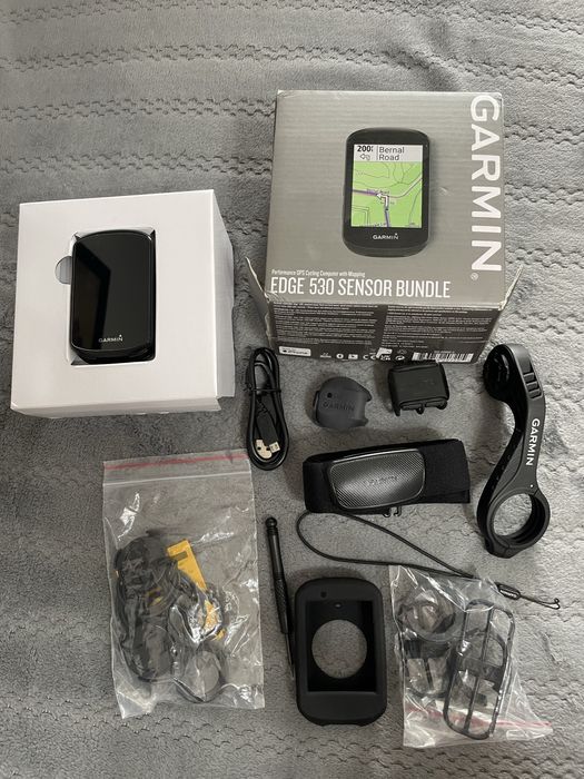 Vand ciclocomputer Garmin Edge 530, pachetul care include si senzorii de viteza si banda de puls
