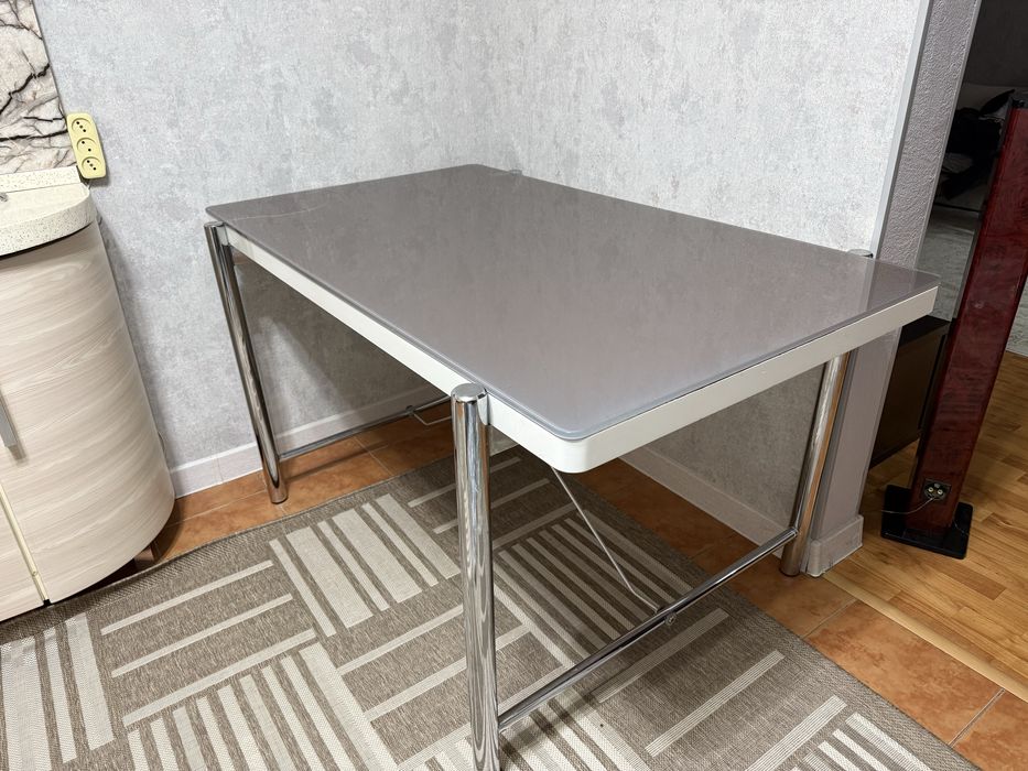 Стол и 3 стула полный комплект