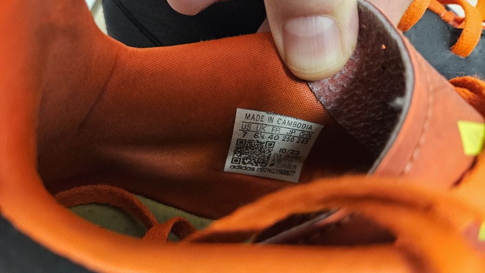 Футболни обувки Adidas Predator номер 40